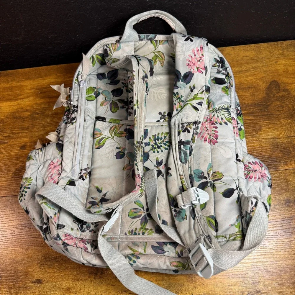 Vera‎ Bradley Quilted Floral Light Gray Cotton Backpack Womens Large